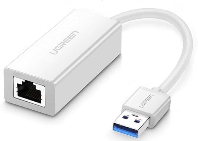 Vue rapprochée du port RJ45 de l’adaptateur