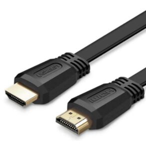 Câble Ugreen Flat HDMI 2.0 de 3 mètres connecté à une télévision Ultra HD 4K.