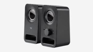  Logitech Z150 en utilisation sur un bureau