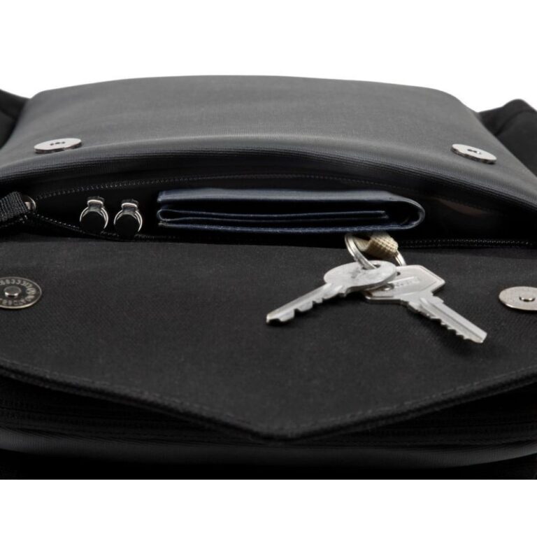 Sac à dos Rivacase Cardiff 8524 Noir détails matériaux