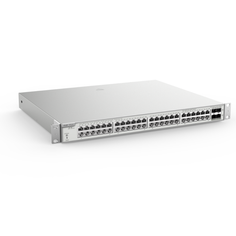 Switch Reyee RG-NBS3200 rack monté dans serveur