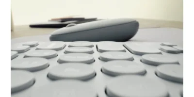 Logitech Pebble 2 Combo plastique recyclé design écologique